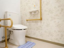 バリアフリー設計トイレ