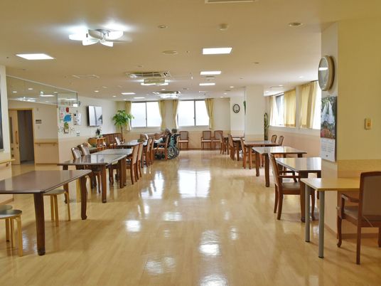 広々とした綺麗な食堂