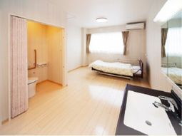 明るい居室の一角