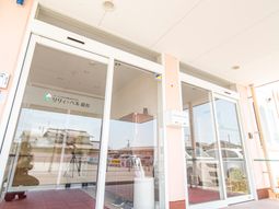 エントランスの自動ドア