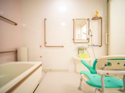 バリアフリーの浴室