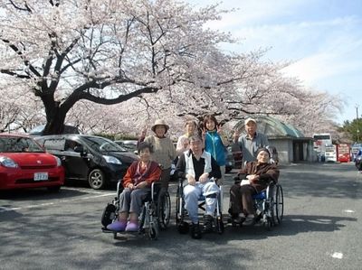 スタッフと利用者のやりがいある日常