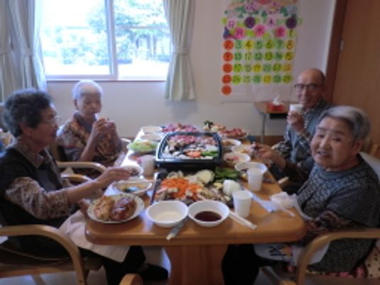 共に食事を支える仕事