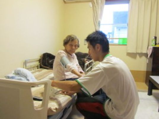 スタッフと入居者の会話