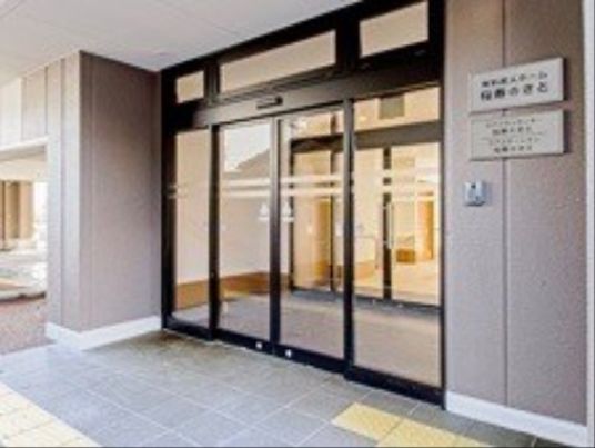 広く明るいエントランス