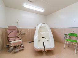 清潔な浴室設備