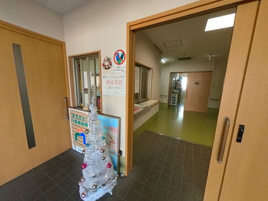ホールの入口