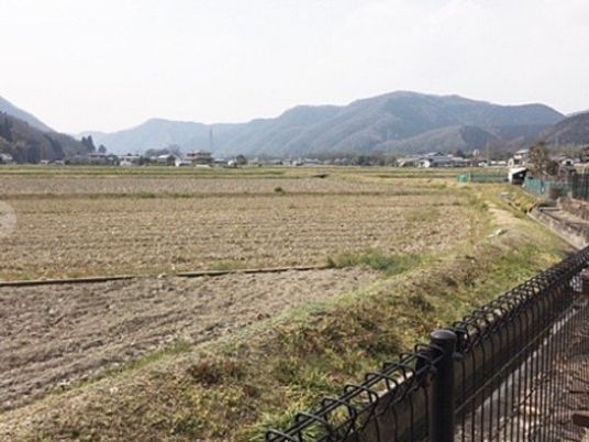 田園風景と山々の眺望