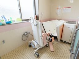 バリアフリーの浴室設備