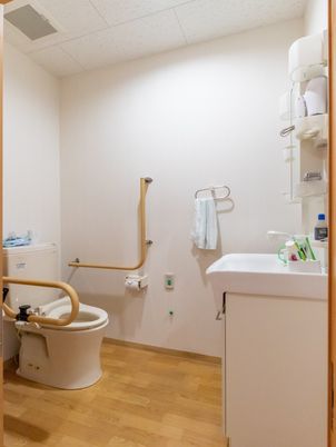 バリアフリーのトイレ設備