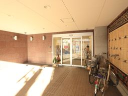 明るいエントランス
