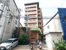 都市型施設の外観