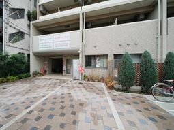 エントランス前の広場