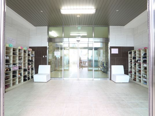 清潔なエントランス風景