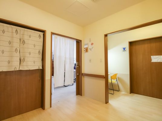廊下と部屋の入口