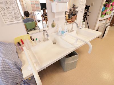 車椅子利用者向け洗面台