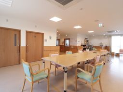 明るいダイニングスペース