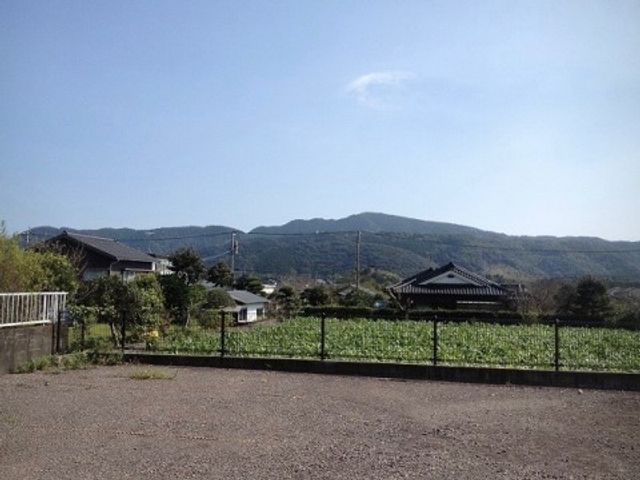 緑豊かな中庭風景 眺望 自然に囲まれた静かな環境で、日々のリフレッシュや散策をお楽しみいただけます。