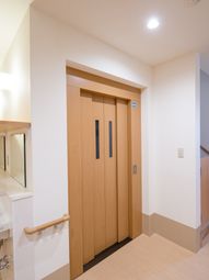 清潔感のあふれるエレベーター