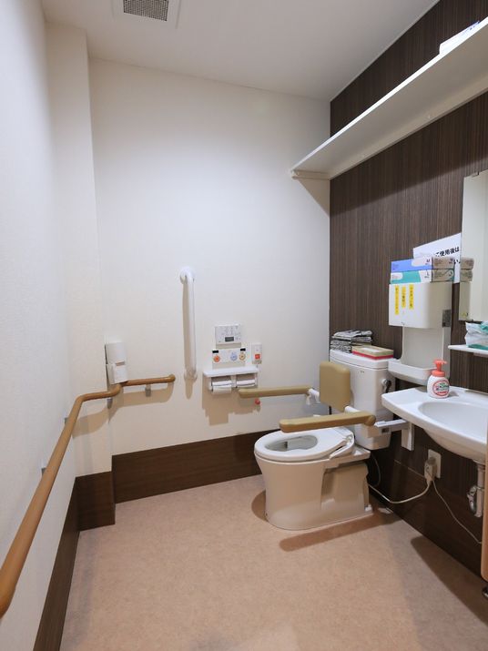 バリアフリーのトイレ設備