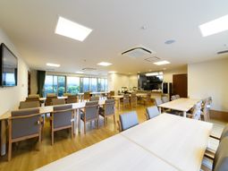 暖かみのある食堂空間