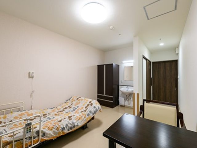 居心地の良い居室空間 居室 ゆったりとした居室には必要な備品が整い、快適な私空間を確保できます。安らぎと機能性を兼ね備えた環境で仕事ができる点も魅力です。