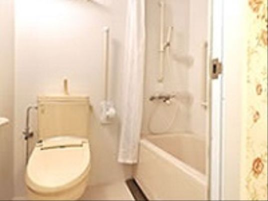 清潔なトイレと浴室