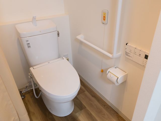 手すり付きトイレ設備