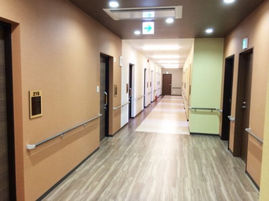 清潔感のある明るい廊下