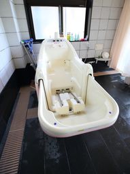 バリアフリーの高機能浴槽