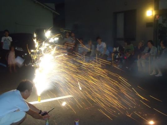 花火を楽しむイベントの様子