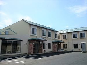 広々とした施設外観