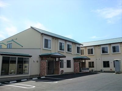 広々とした施設外観