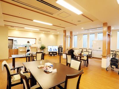 広々とした共用ダイニング