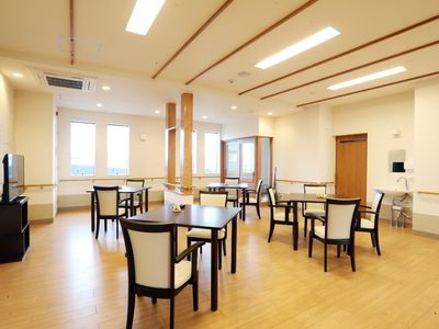 広々としたダイニングスペース