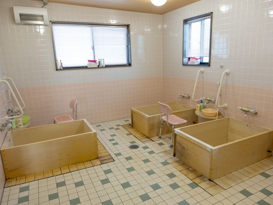 和風の清潔な浴室