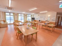 共用スペースの暖かい雰囲気