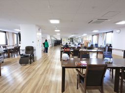 広々としたダイニングスペース