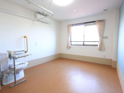 広々とした洋室の様子