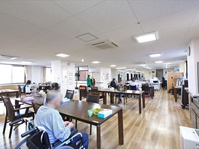 広々とした快適な食堂