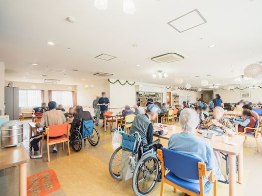 賑やかな食堂