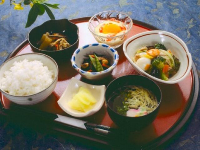 日本食のバランス良い献立 食事 栄養バランスを考えた日本食の献立です。健康を支える美味しい食事を提供しています。