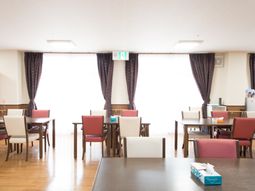 明るいダイニングスペース