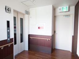 清潔なエレベーターホール