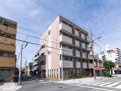 都市型の多機能建物