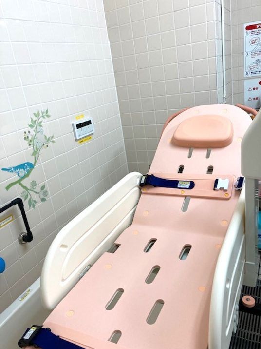 浴室と介助用リフト