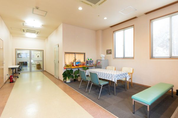 ゆとりあるラウンジの様子