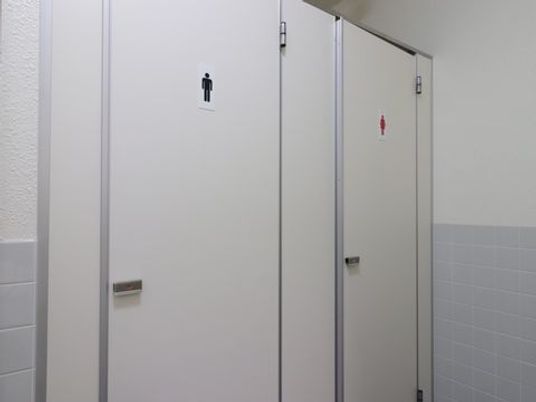 清潔なトイレの個室