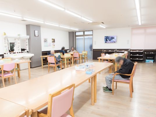 ゆったりとした食堂空間