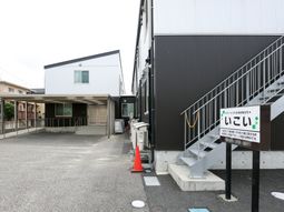 清潔感のあるエントランス